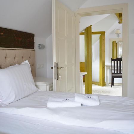 Conacul Bratescu Hotel Törcsvár Kültér fotó
