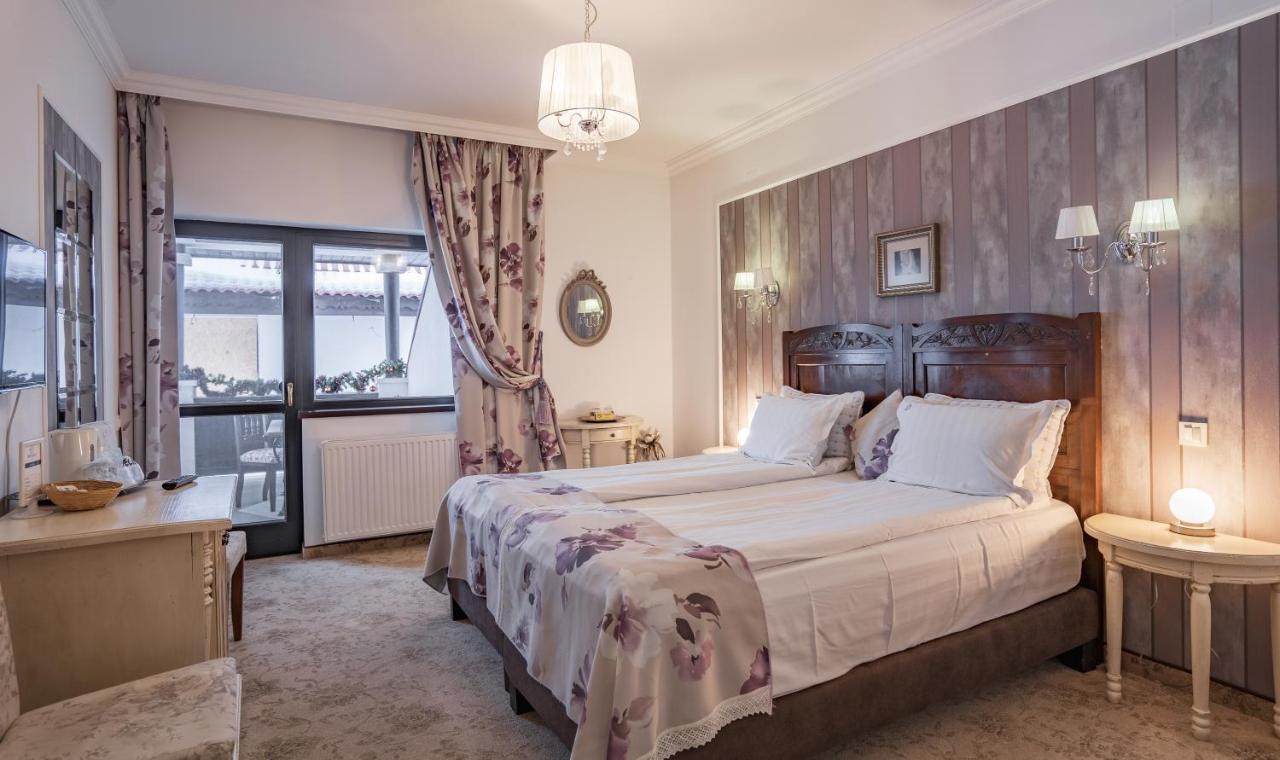Conacul Bratescu Hotel Törcsvár Kültér fotó