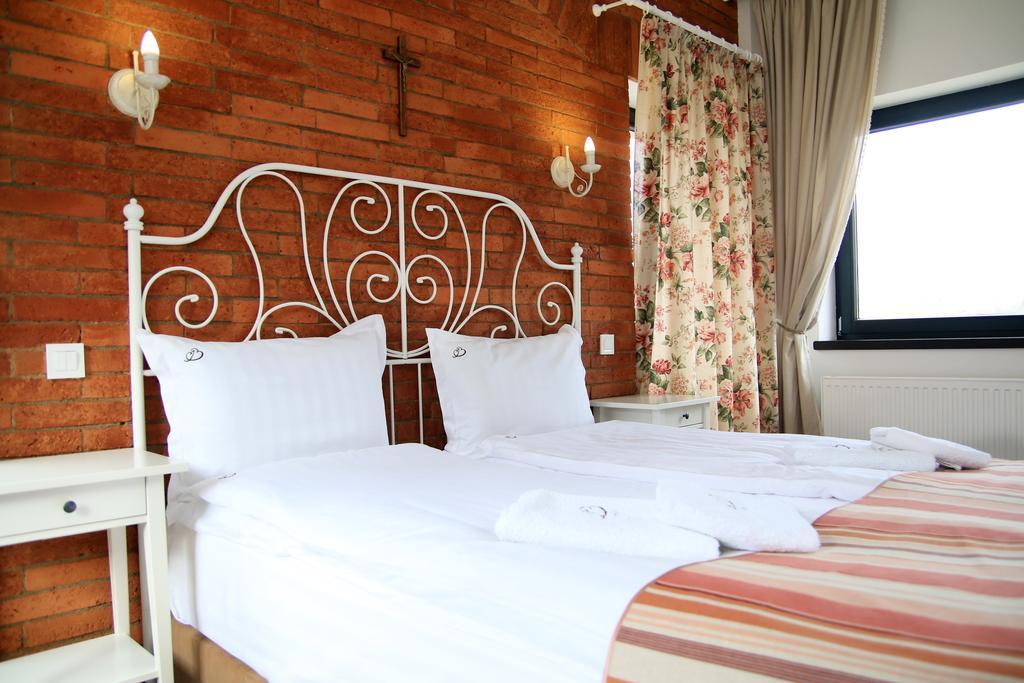 Conacul Bratescu Hotel Törcsvár Kültér fotó