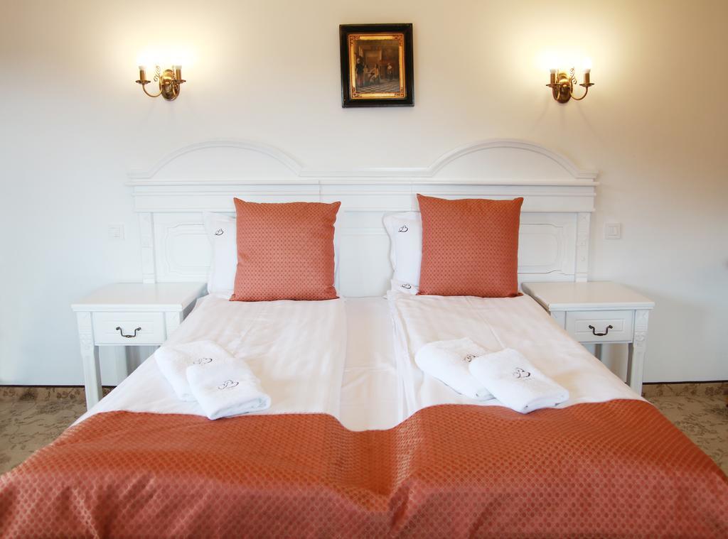Conacul Bratescu Hotel Törcsvár Szoba fotó