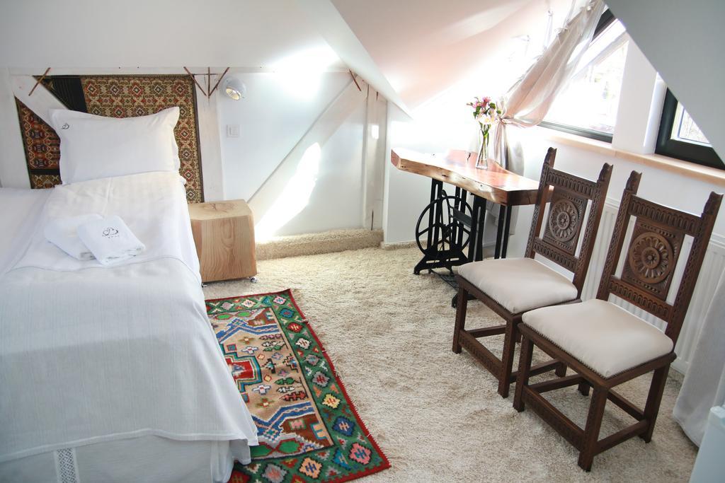 Conacul Bratescu Hotel Törcsvár Szoba fotó