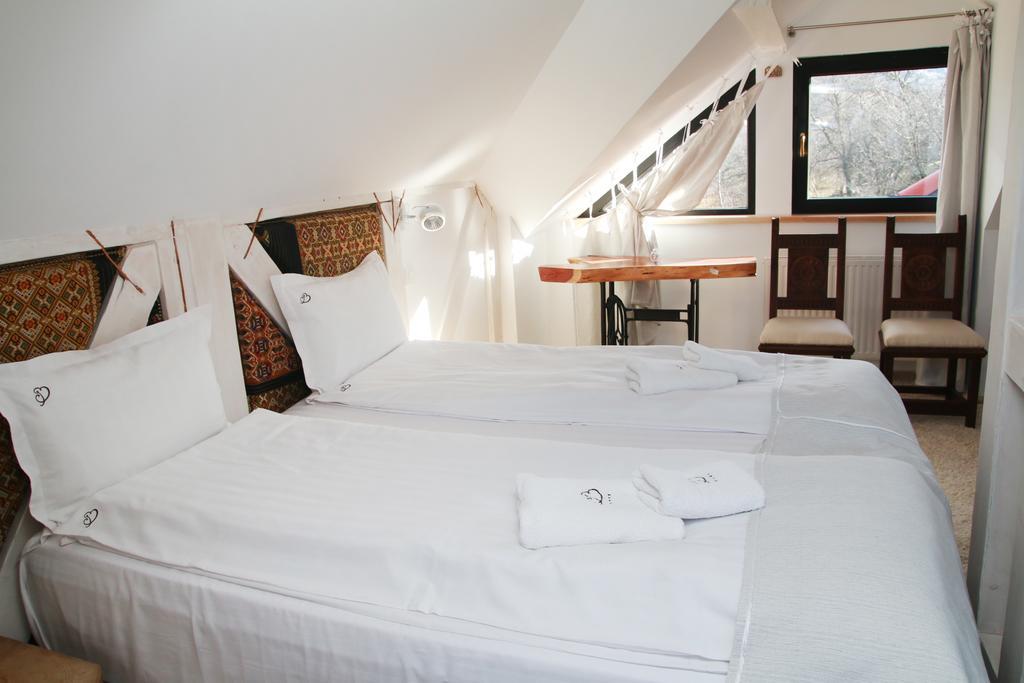 Conacul Bratescu Hotel Törcsvár Szoba fotó
