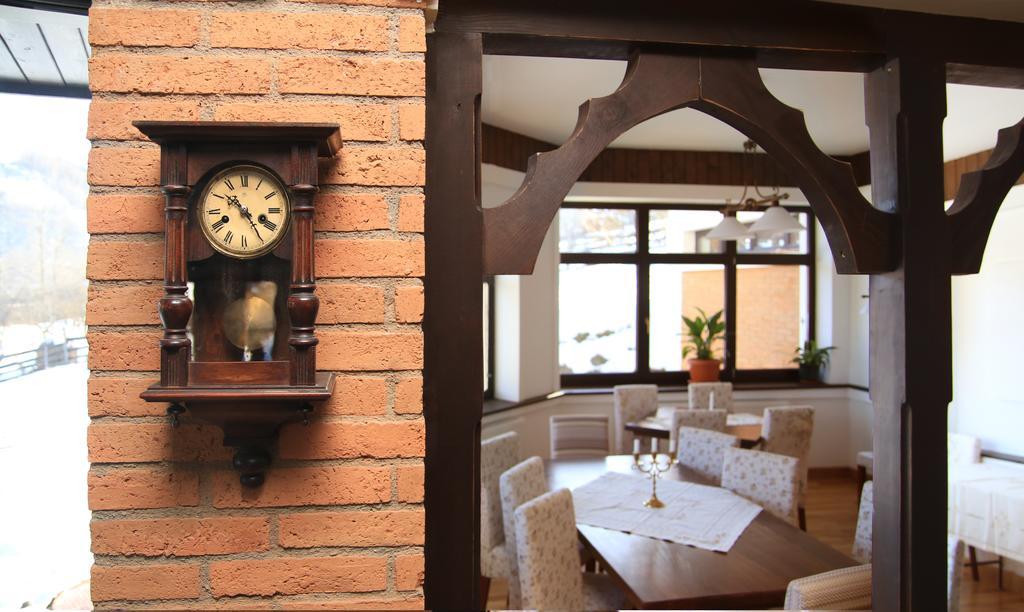 Conacul Bratescu Hotel Törcsvár Kültér fotó