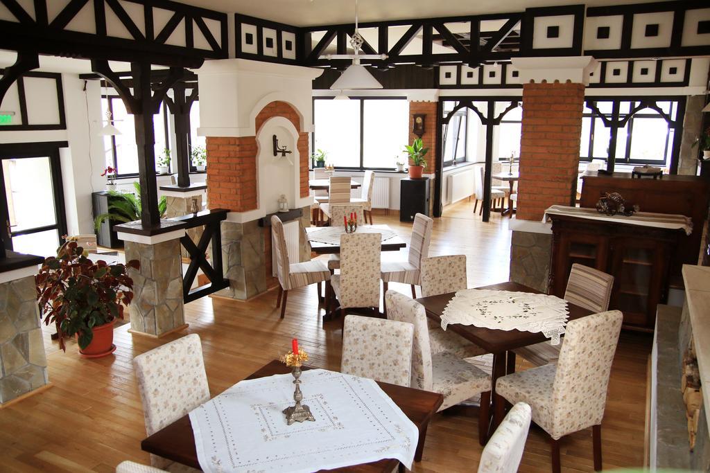 Conacul Bratescu Hotel Törcsvár Kültér fotó