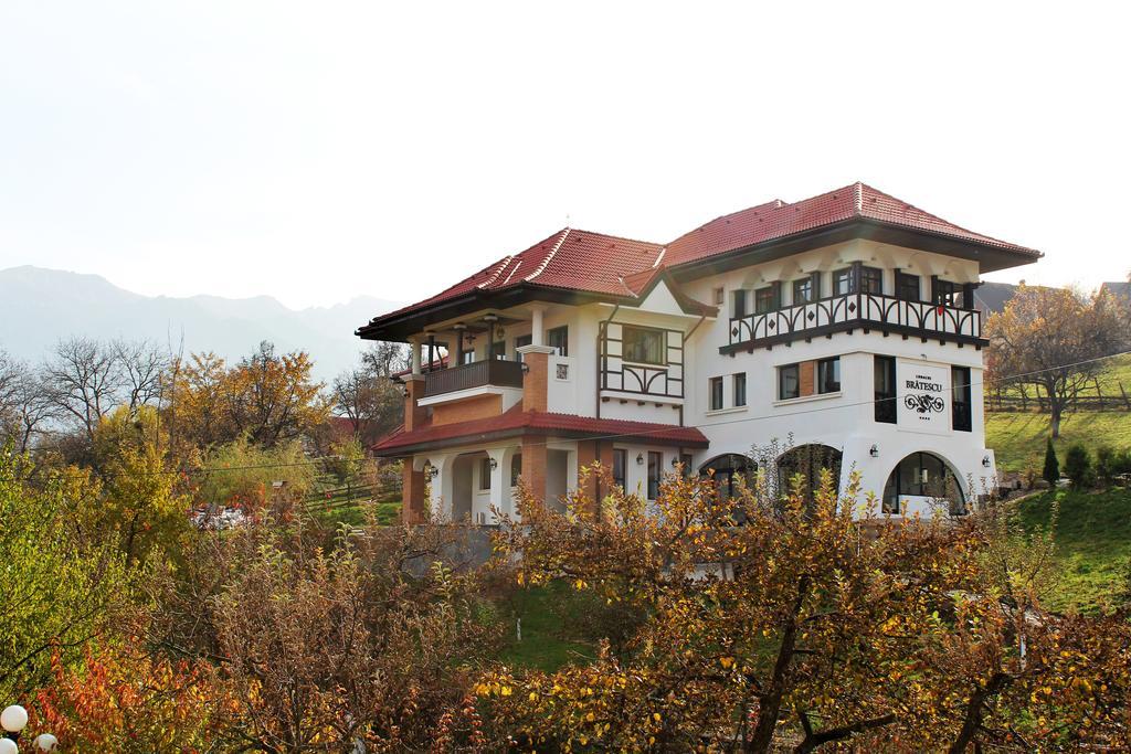 Conacul Bratescu Hotel Törcsvár Kültér fotó