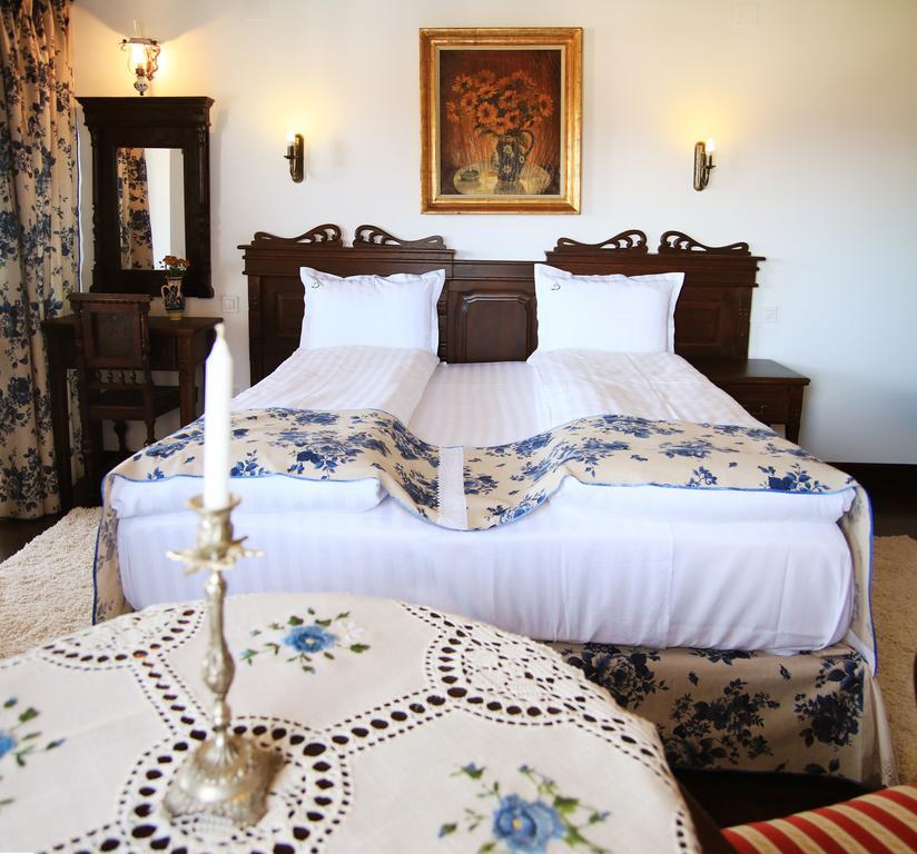 Conacul Bratescu Hotel Törcsvár Szoba fotó
