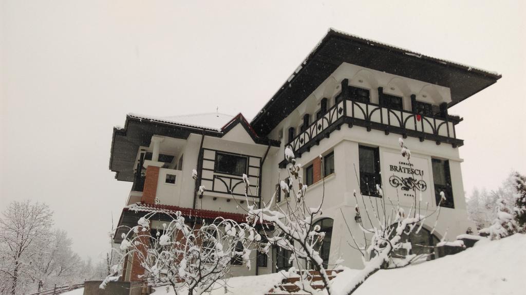 Conacul Bratescu Hotel Törcsvár Kültér fotó