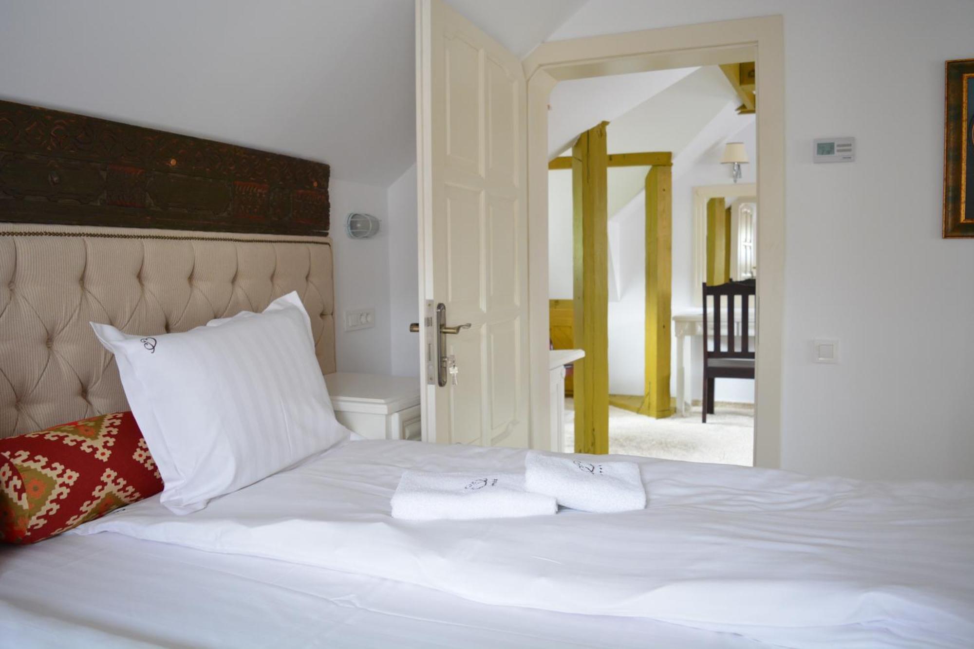 Conacul Bratescu Hotel Törcsvár Kültér fotó
