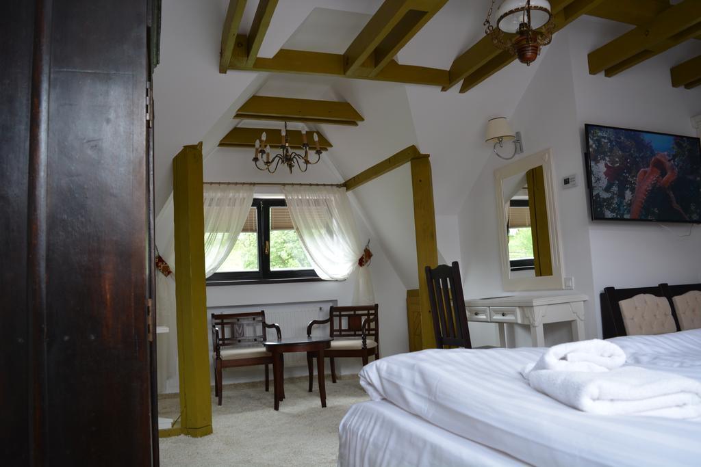 Conacul Bratescu Hotel Törcsvár Kültér fotó
